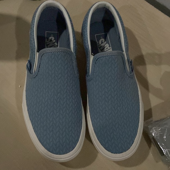 Vans - Picture 2 of 3